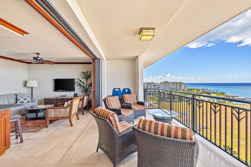 Lanai doors that retract all the way into the wall brings the outdoors in!